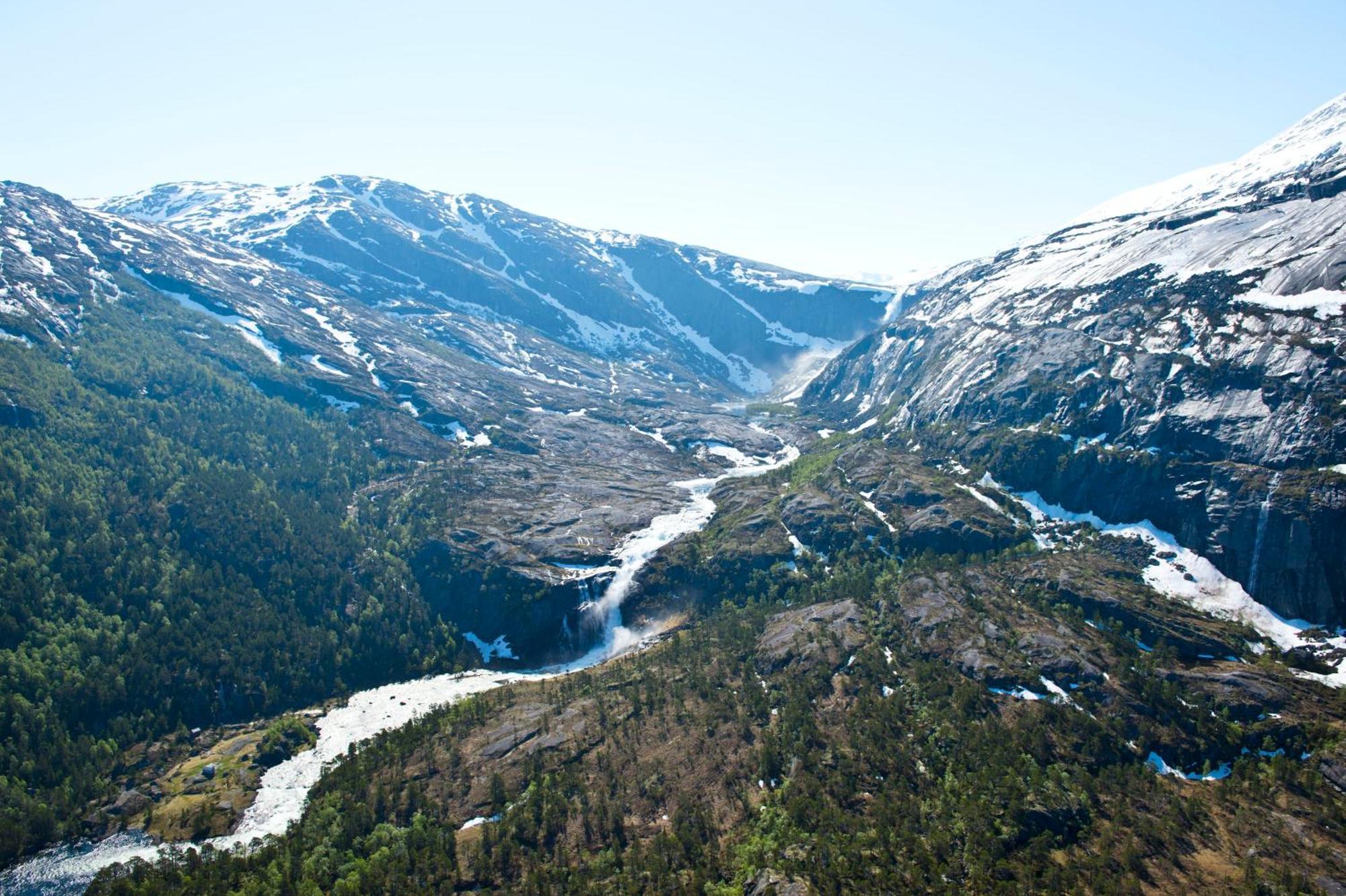 Отель Kinsarvik Camping Экстерьер фото